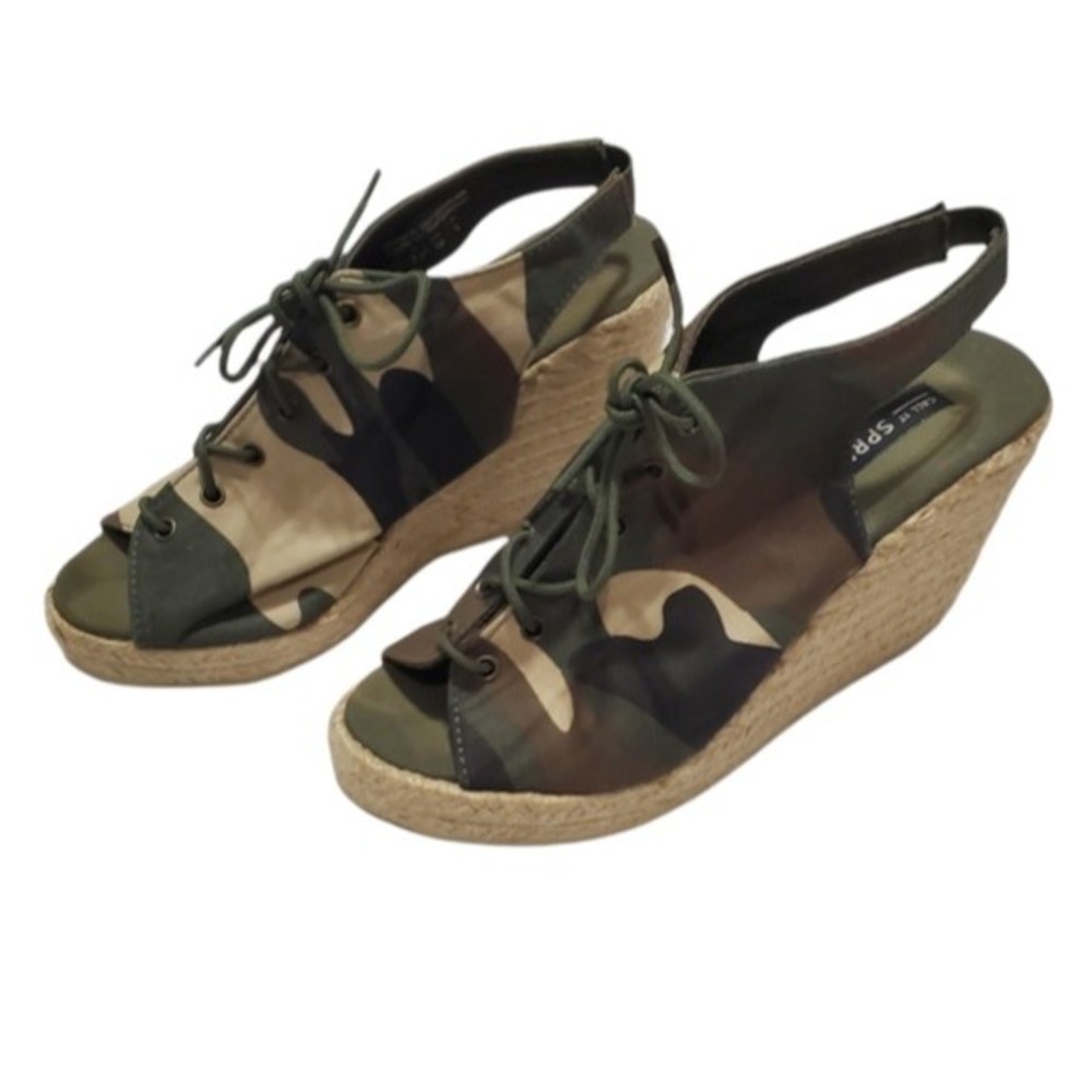CAMO Wedged Sandals